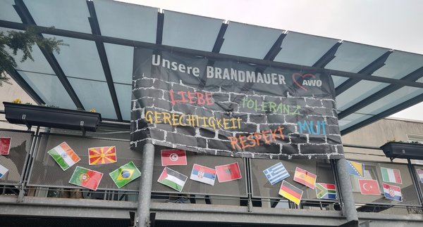 Banner und verschiedene Flaggen